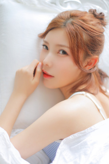 小卖部丰满的老板娘视频